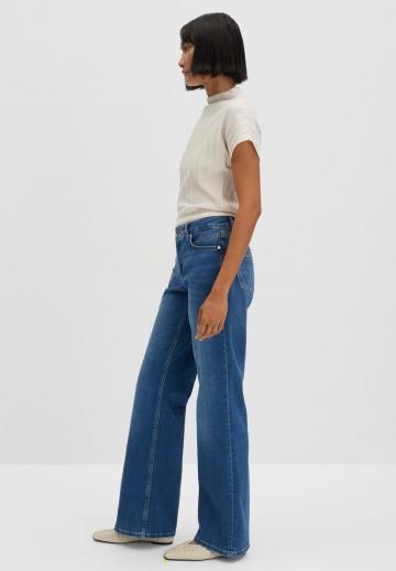 Прямые джинсы