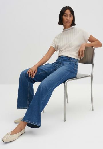 Прямые джинсы
