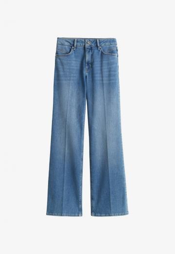 Клешеные джинсы