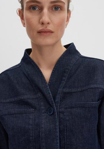 Джинсовая куртка