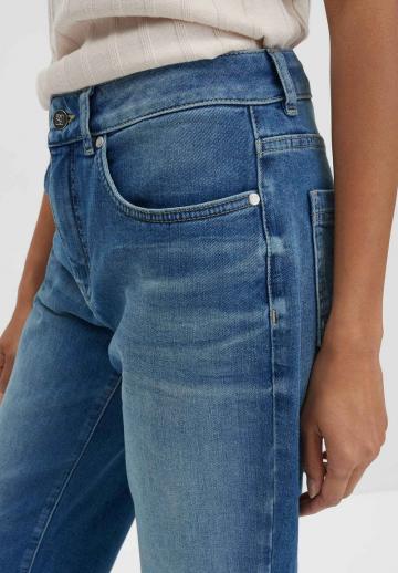 Короткие джинсы