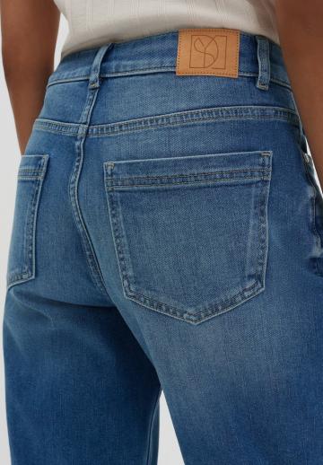 Короткие джинсы