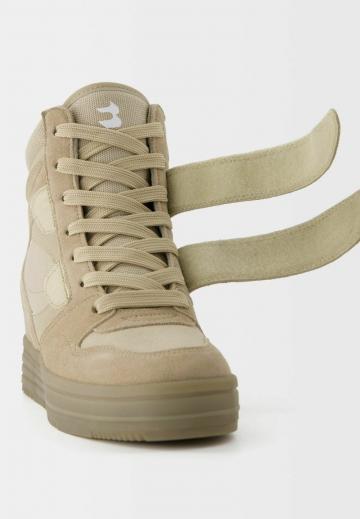 Полусапожки на высоком каблуке