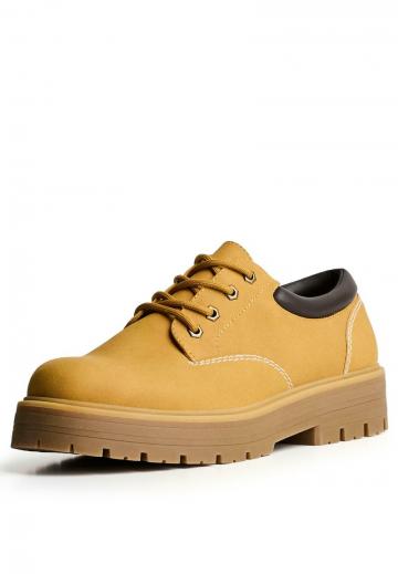 Ботинки на шнуровке