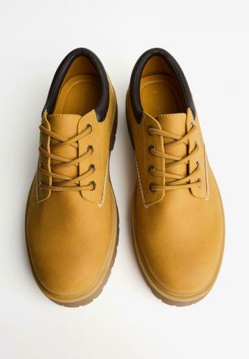 Ботинки на шнуровке