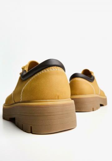 Ботинки на шнуровке