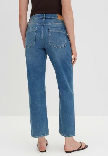 Короткие джинсы