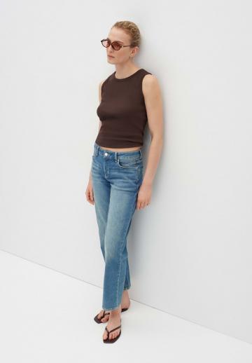 Короткие джинсы