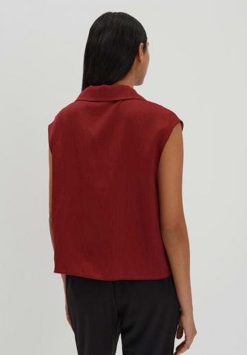 Блузка без рукавов