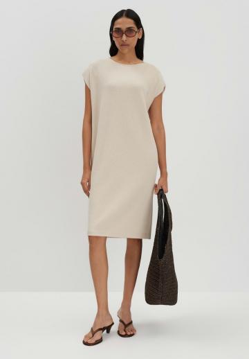 Вязаное платье