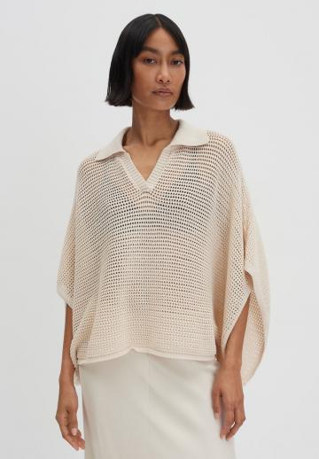 Пуловер с вырезом V