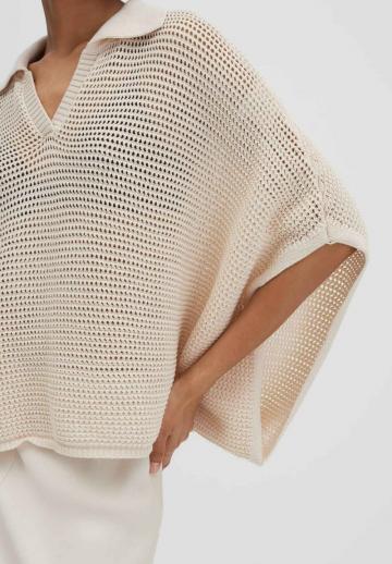 Пуловер с вырезом V