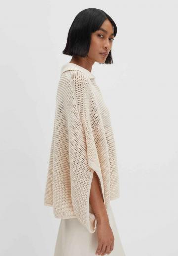 Пуловер с вырезом V