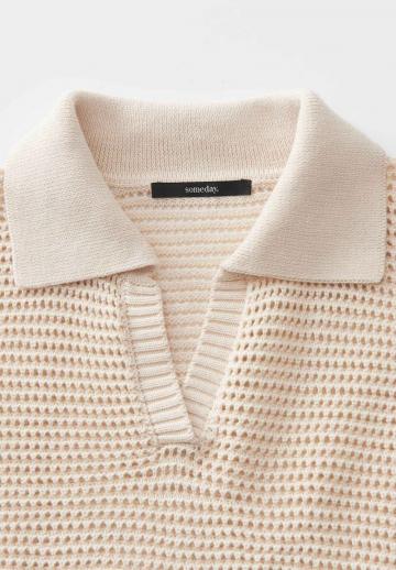 Пуловер с вырезом V