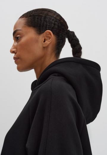 Пуловер с капюшоном