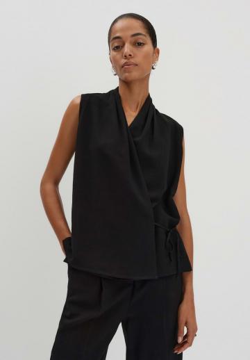 Блузка без рукавов