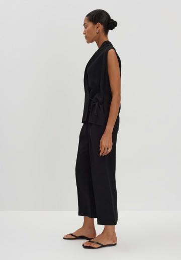 Блузка без рукавов