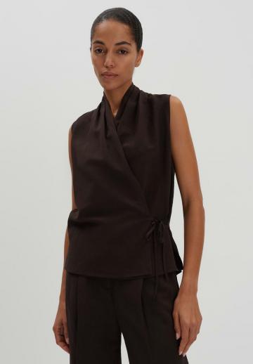 Блузка без рукавов