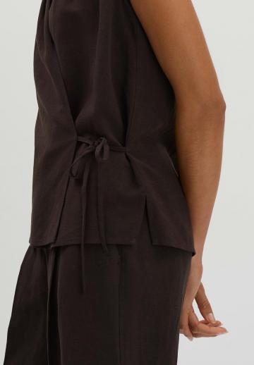 Блузка без рукавов