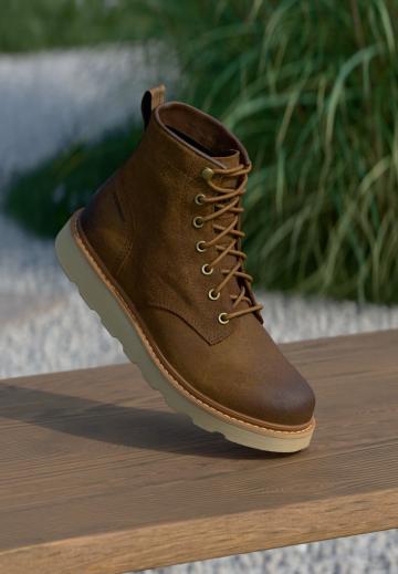 Ботинки на шнуровке