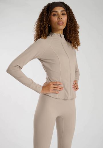 Спортивная куртка