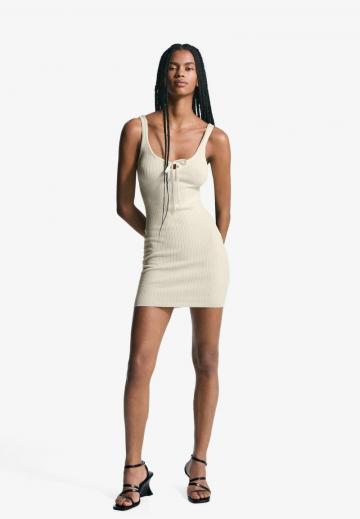 Платье футляр