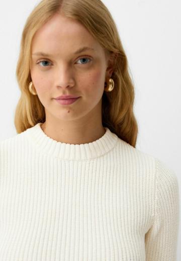 Пуловер в полоску