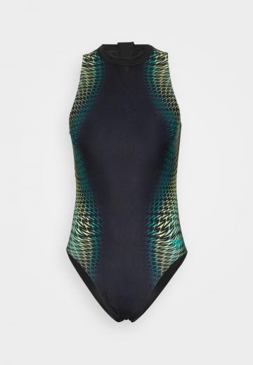 Слитный купальник