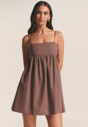 Короткое платье