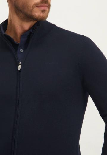 Вязаная кофта