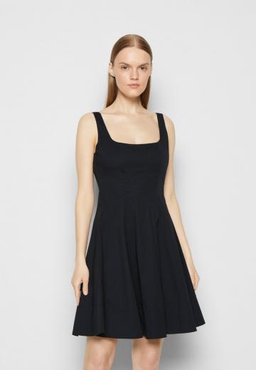 Короткое платье