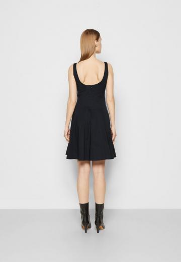 Короткое платье