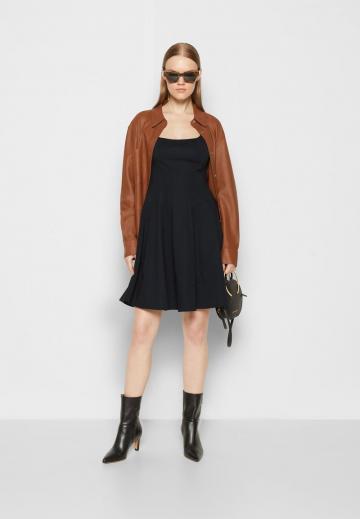 Короткое платье