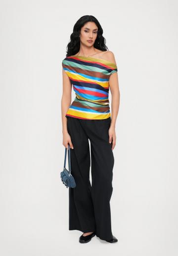 Блузка без рукавов