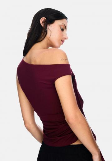 Блузка без рукавов