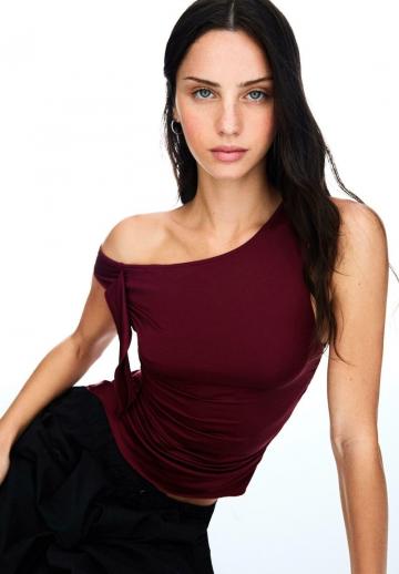 Блузка без рукавов