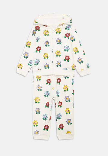 Набор одежды