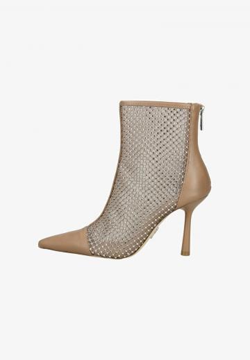 Туфли на высоком каблуке