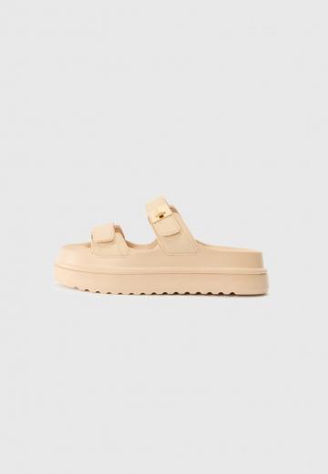 Босоножки на платформе