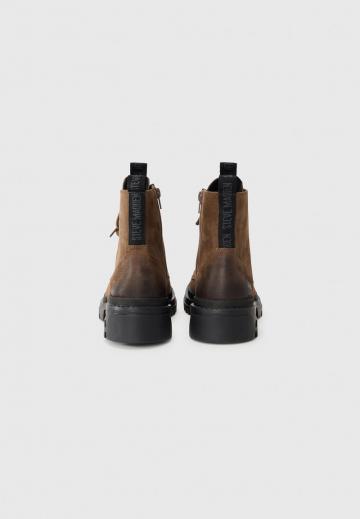 Ботинки на шнуровке