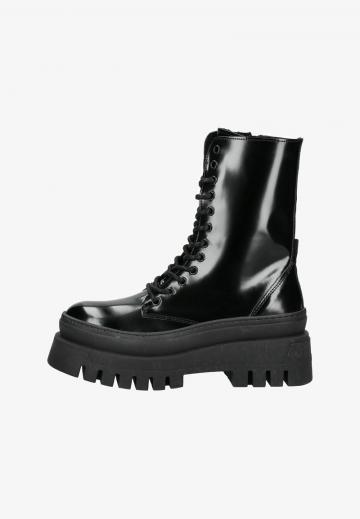 Ботинки на шнуровке