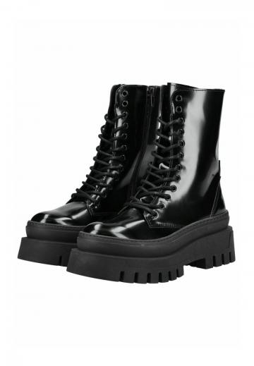 Ботинки на шнуровке