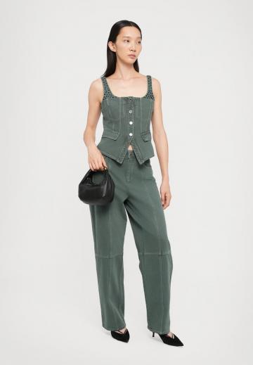 Джинсовая жилетка