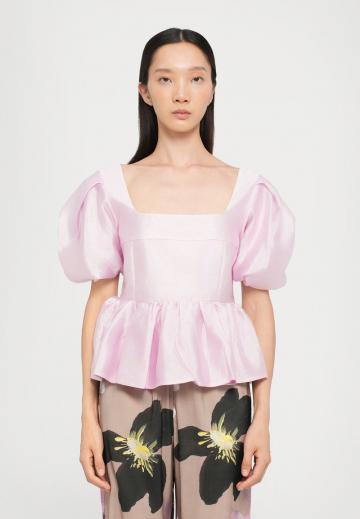 Атласная блузка