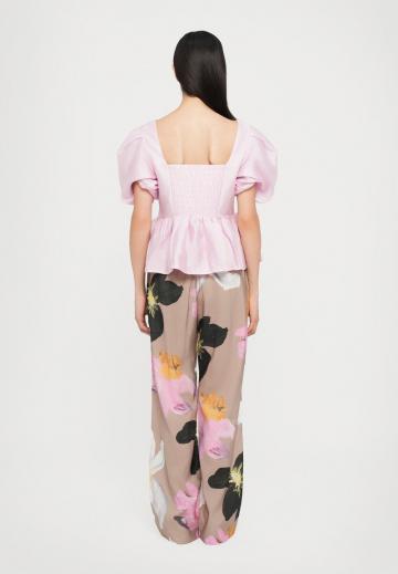 Атласная блузка