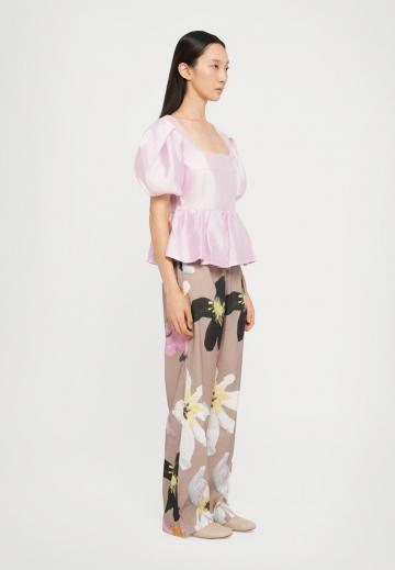 Атласная блузка