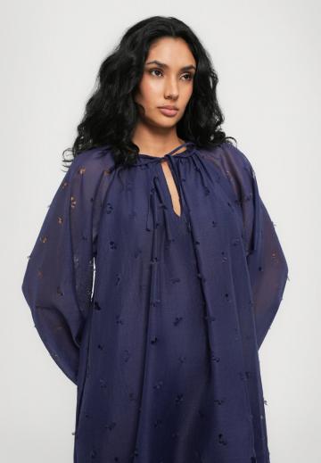 Короткое платье