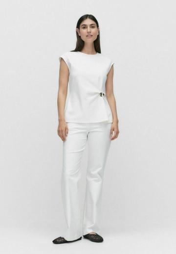 Блузка без рукавов