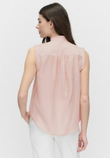 Блузка без рукавов