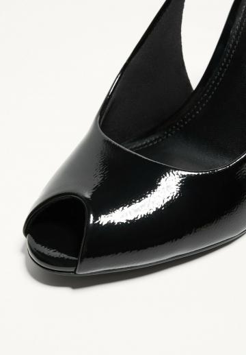 Туфли с открытым носом